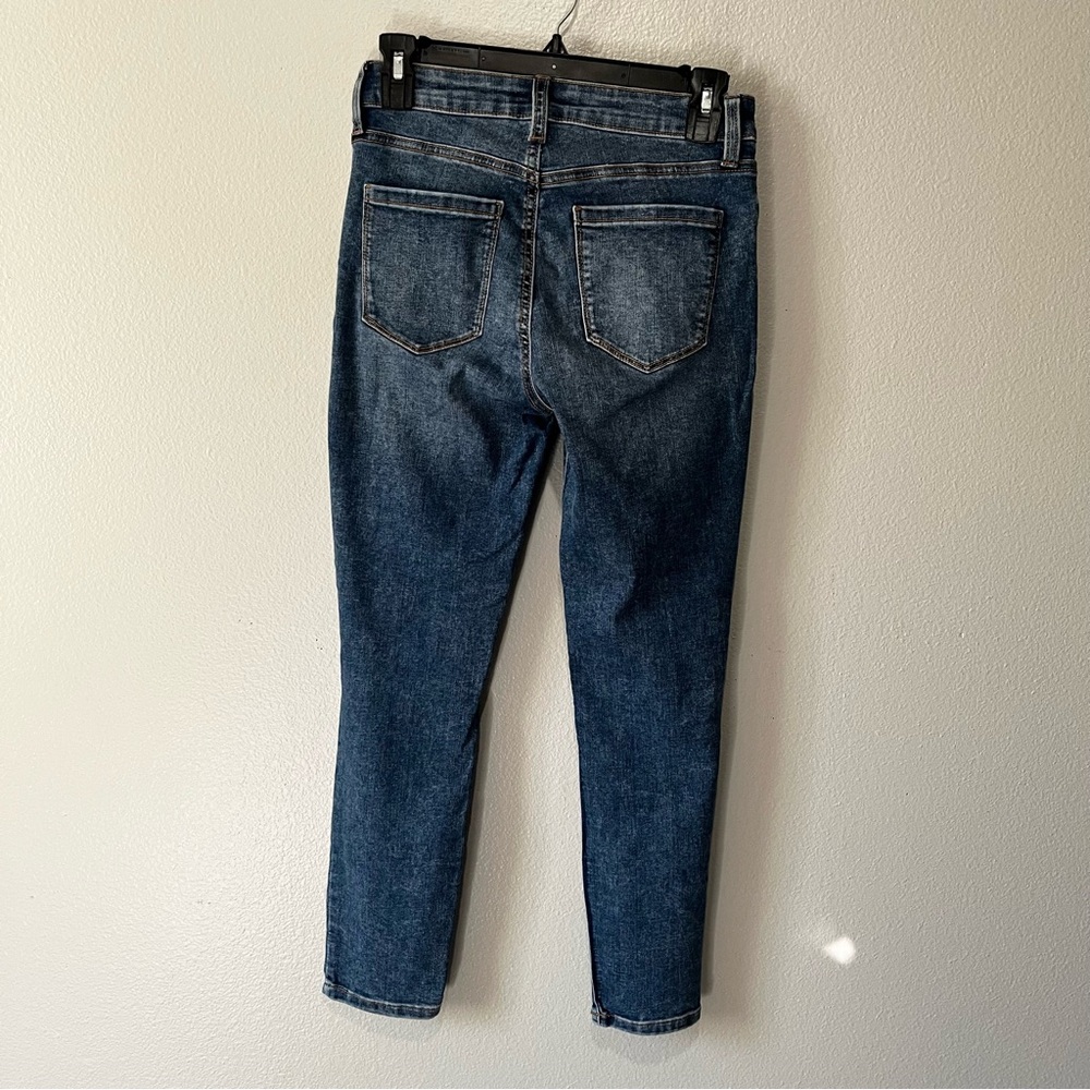 RE GENERATION- CONSCIOUS Medium wash skinny jeans size 5/27 - Picture 2 of 5
